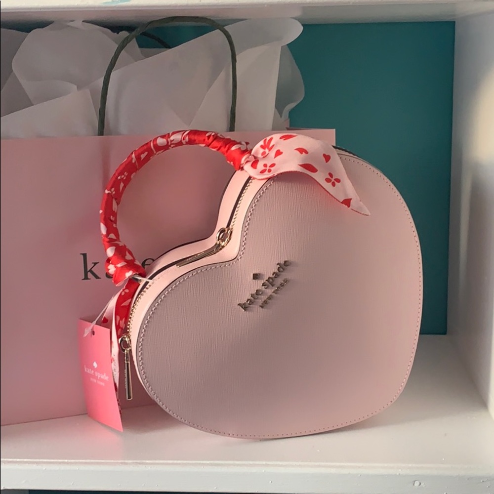 💯 Authentic Kate Spade Heart Purse